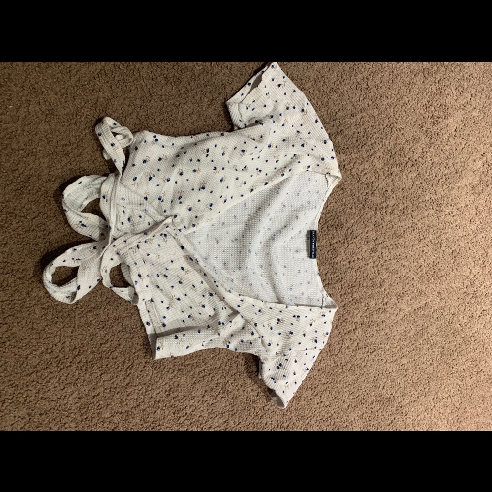 Clothes - Picture 7 of 16